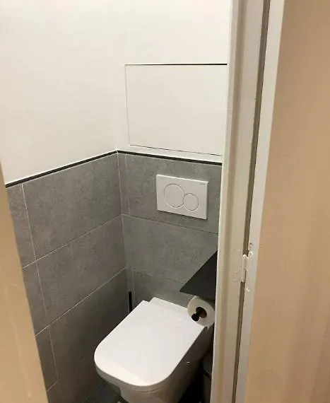 Apt Design, Proche Champs Elysees Paris França